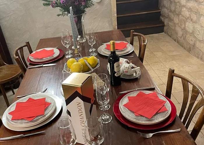 מלון דירות Marais Romantique Centre 4 4*