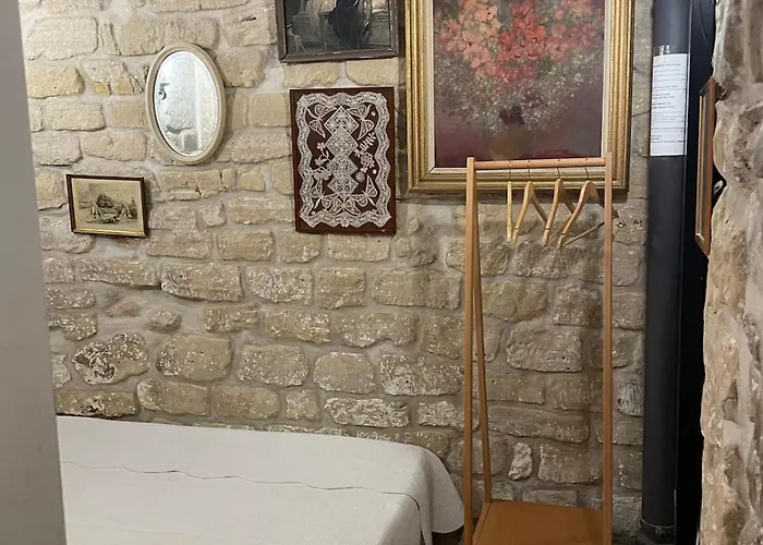 아파트호텔 Marais Romantique Centre 4 4*