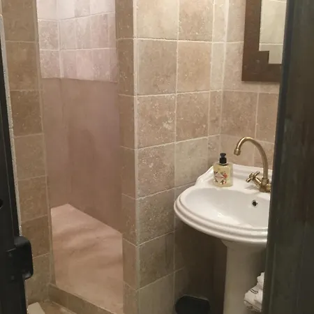 Ξενοδοχείο με διαμερίσματα Marais Romantique Centre 4 4*